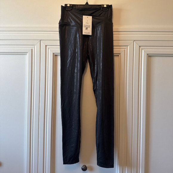 Cloudful Shine Fabric Crossover Back Pocket Foil Print Faux Leather Leggings - Picture 1 of 3